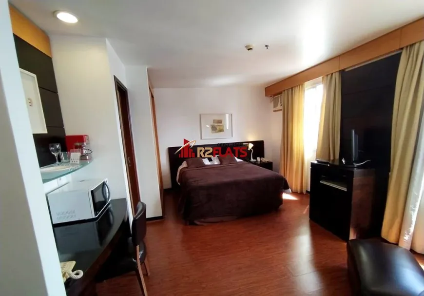 Foto 1 de Apartamento com 1 Quarto para alugar, 32m² em Vila Olímpia, São Paulo