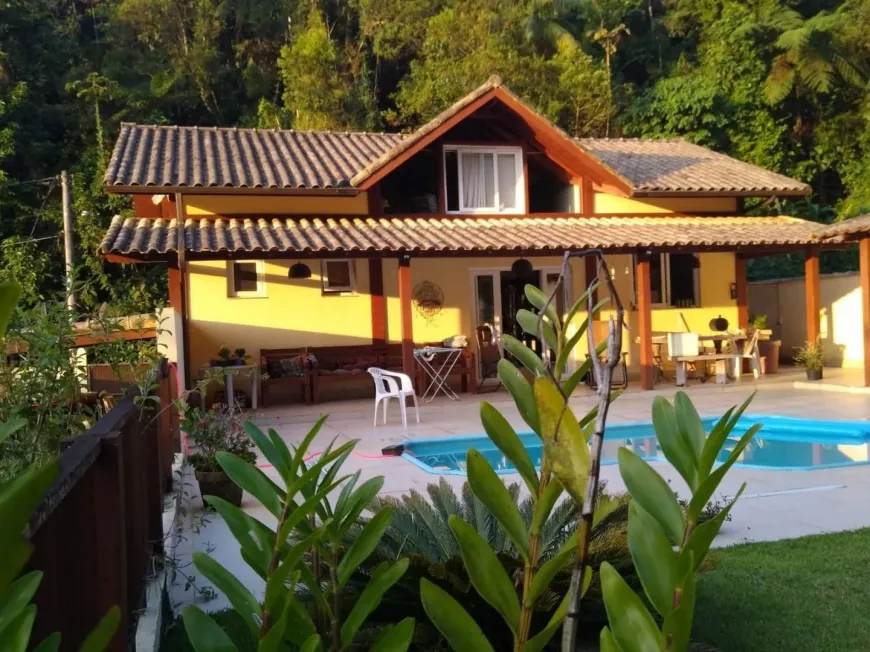 Foto 1 de Casa com 3 Quartos à venda, 170m² em Duarte Silveira, Petrópolis