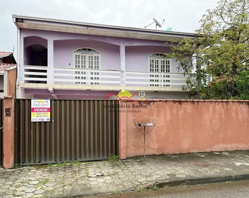 Foto 1 de Casa com 4 Quartos à venda, 210m² em Fátima, Joinville