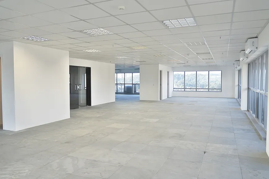 Foto 1 de Sala Comercial para alugar, 159m² em Empresarial 18 do Forte, Barueri