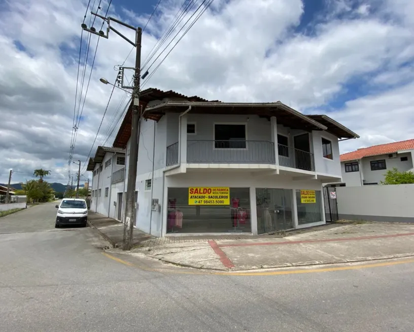 Foto 1 de Imóvel Comercial com 3 Quartos à venda, 750m² em Poco Grande, Gaspar