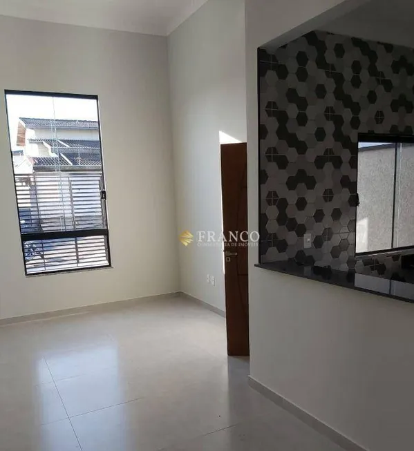 Foto 1 de Casa com 2 Quartos à venda, 68m² em Jardim Hipica Pinheiro, Taubaté