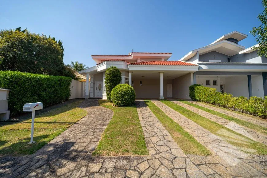 Foto 1 de Casa de Condomínio com 3 Quartos à venda, 300m² em Taubate Village, Taubaté