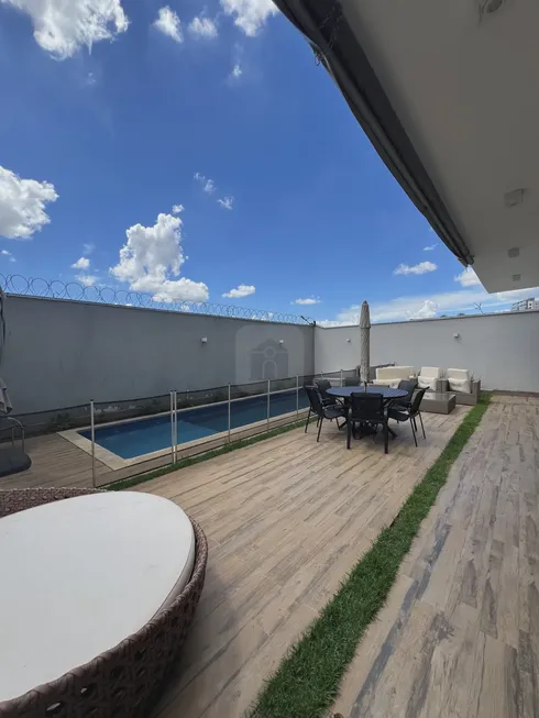 Foto 1 de Casa com 3 Quartos à venda, 490m² em Morada da Colina, Uberlândia