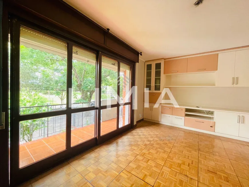 Foto 1 de Apartamento com 3 Quartos à venda, 130m² em Jardim Lindóia, Porto Alegre