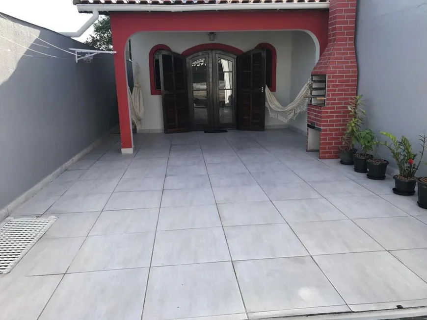 Foto 1 de Casa com 2 Quartos à venda, 66m² em Jardim Umuarama, Itanhaém