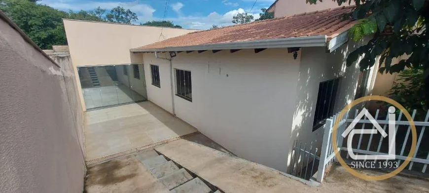 Foto 1 de Casa com 3 Quartos à venda, 142m² em Hedy, Londrina