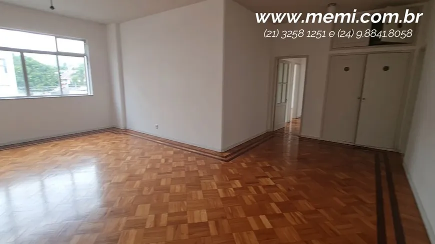 Foto 1 de Apartamento com 4 Quartos para alugar, 250m² em Centro, Valença