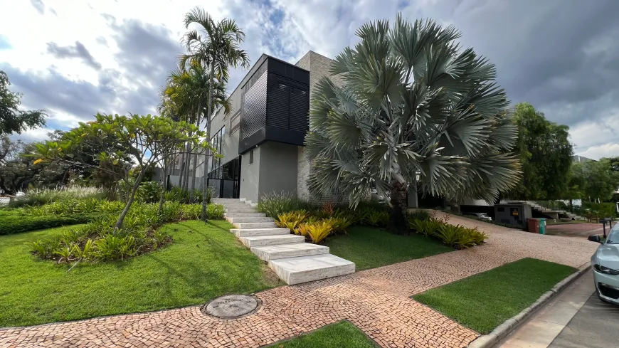 Foto 1 de Casa de Condomínio com 5 Quartos à venda, 400m² em Alphaville Araguaia, Goiânia