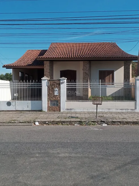 Foto 1 de Casa com 3 Quartos à venda, 432m² em Parque Turf Club, Campos dos Goytacazes