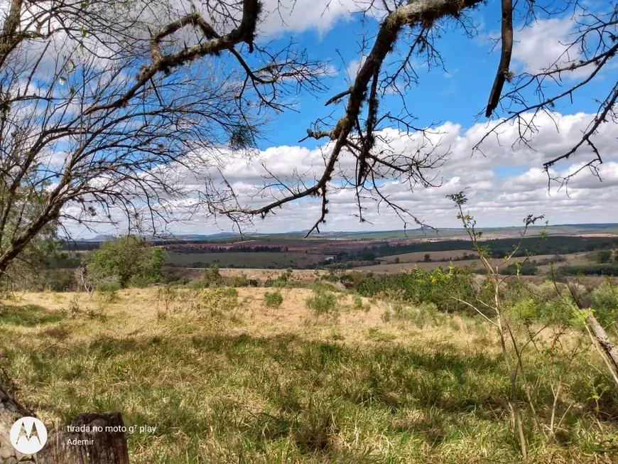 Foto 1 de Fazenda/Sítio com 1 Quarto à venda, 50m² em Zona Rural, Bofete