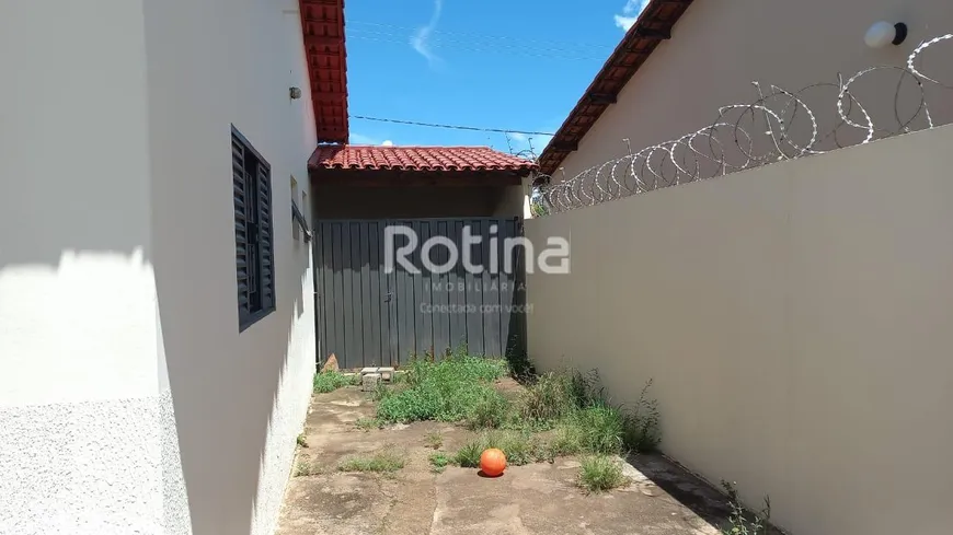 Foto 1 de Casa com 3 Quartos para alugar, 180m² em Santa Mônica, Uberlândia