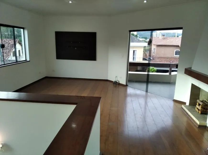 Foto 1 de Casa de Condomínio com 4 Quartos para alugar, 416m² em Alphaville, Santana de Parnaíba