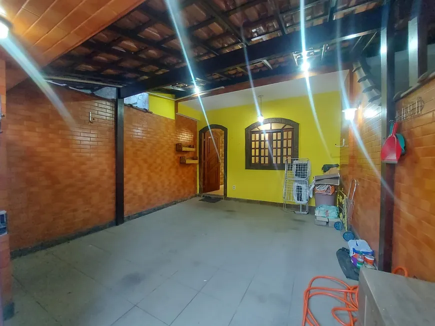 Foto 1 de Casa com 2 Quartos à venda, 80m² em Centro, Nilópolis