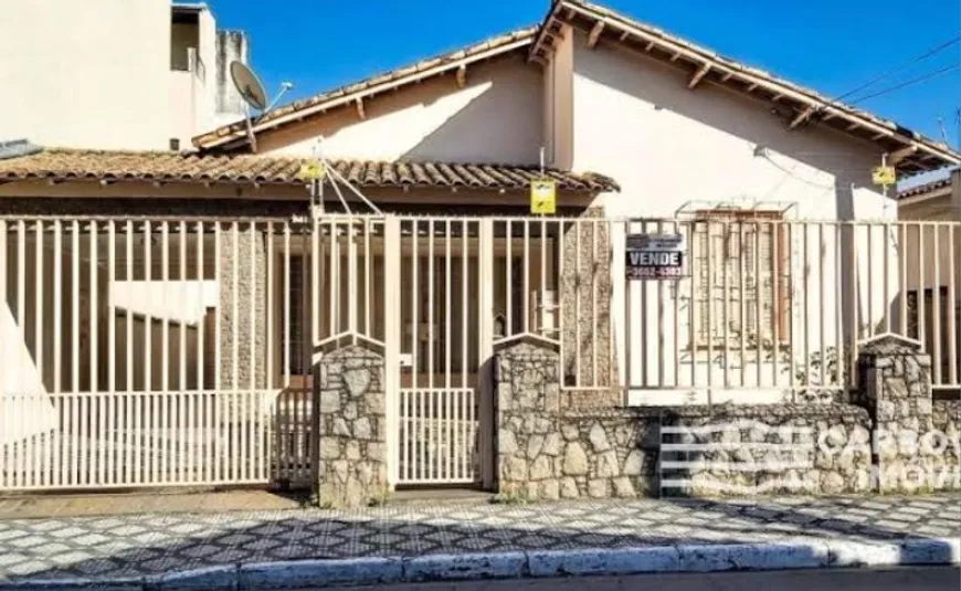 Foto 1 de Casa com 3 Quartos à venda, 250m² em Parque da Barragem Setor 08, Águas Lindas de Goiás