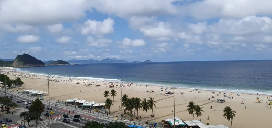 Foto 1 de Apartamento com 4 Quartos para venda ou aluguel, 215m² em Copacabana, Rio de Janeiro