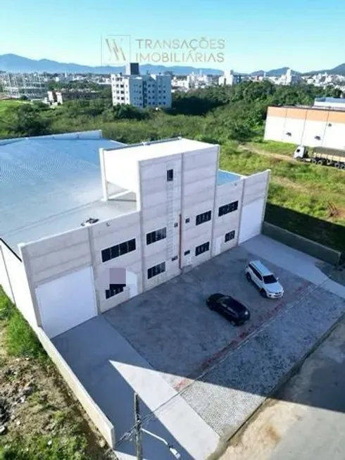 Foto 1 de Galpão/Depósito/Armazém para alugar, 1430m² em Pachecos, Palhoça