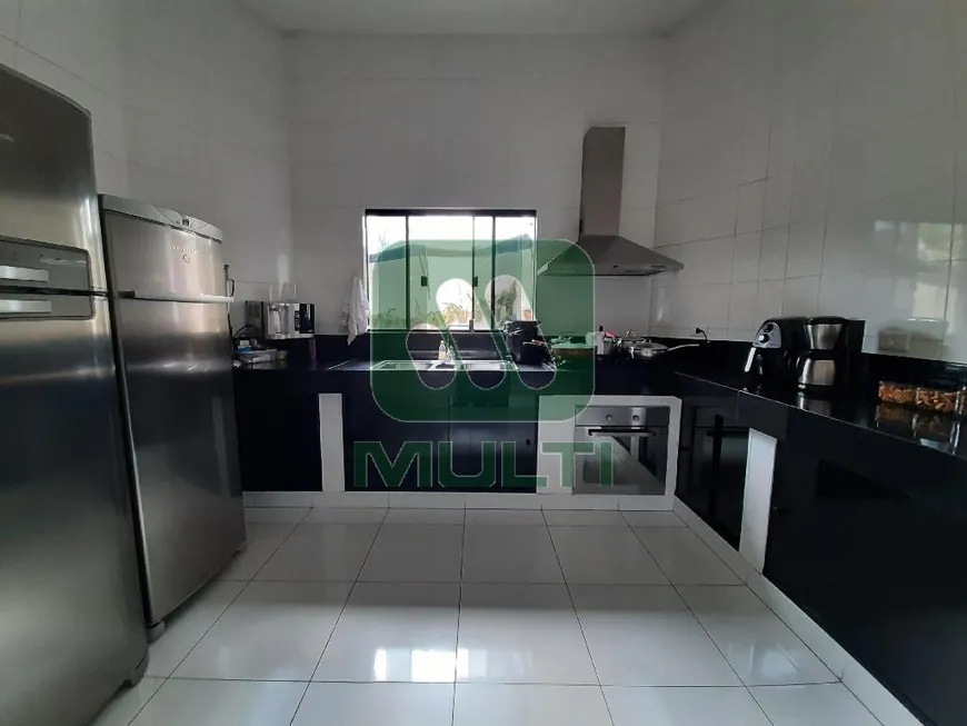 Foto 1 de Casa com 3 Quartos à venda, 271m² em Cidade Jardim, Uberlândia