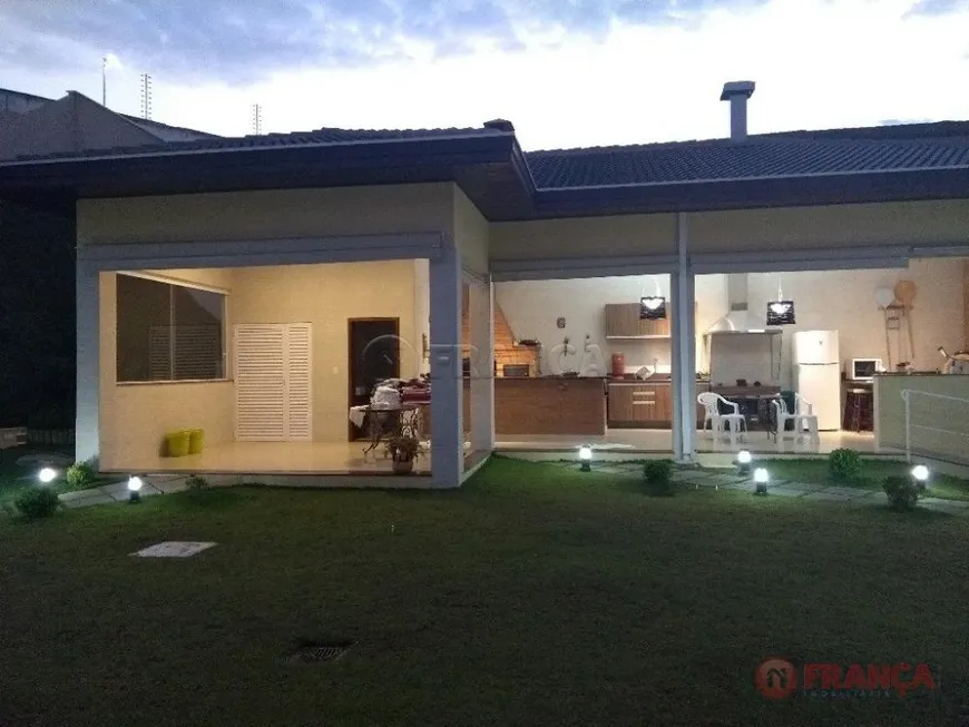 Foto 1 de Casa de Condomínio com 3 Quartos à venda, 212m² em Jardim Coleginho, Jacareí
