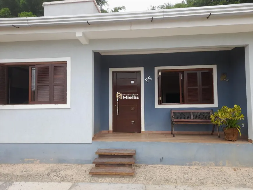 Foto 1 de Casa com 3 Quartos à venda, 300m² em Fiuza, Viamão