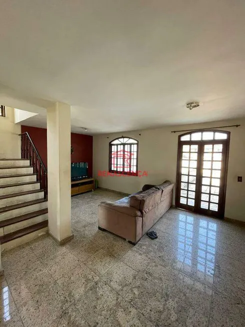 Foto 1 de Casa com 4 Quartos para alugar, 332m² em Pechincha, Rio de Janeiro