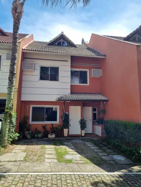 Foto 1 de Casa de Condomínio com 4 Quartos à venda, 179m² em Freguesia- Jacarepaguá, Rio de Janeiro