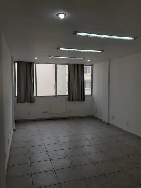 Foto 1 de Sala Comercial para alugar, 28m² em Copacabana, Rio de Janeiro