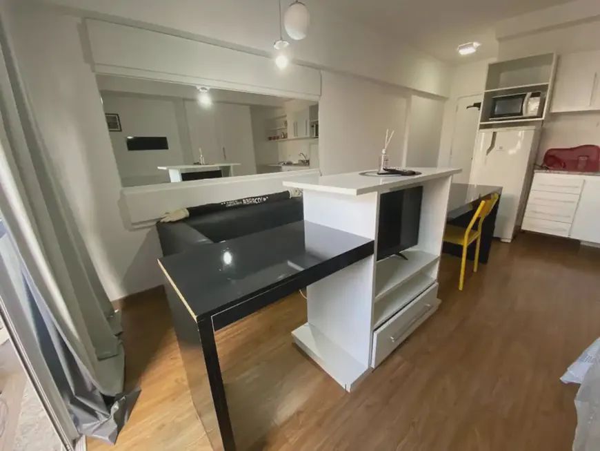 Foto 1 de Apartamento com 1 Quarto para alugar, 30m² em Centro, Curitiba