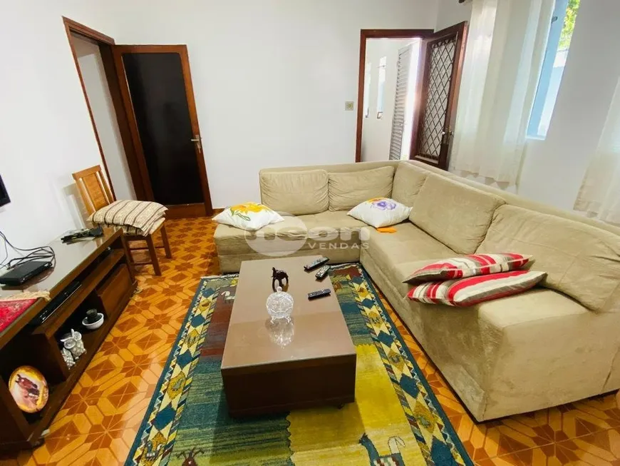 Foto 1 de Casa com 2 Quartos à venda, 190m² em Vila Eldizia, Santo André