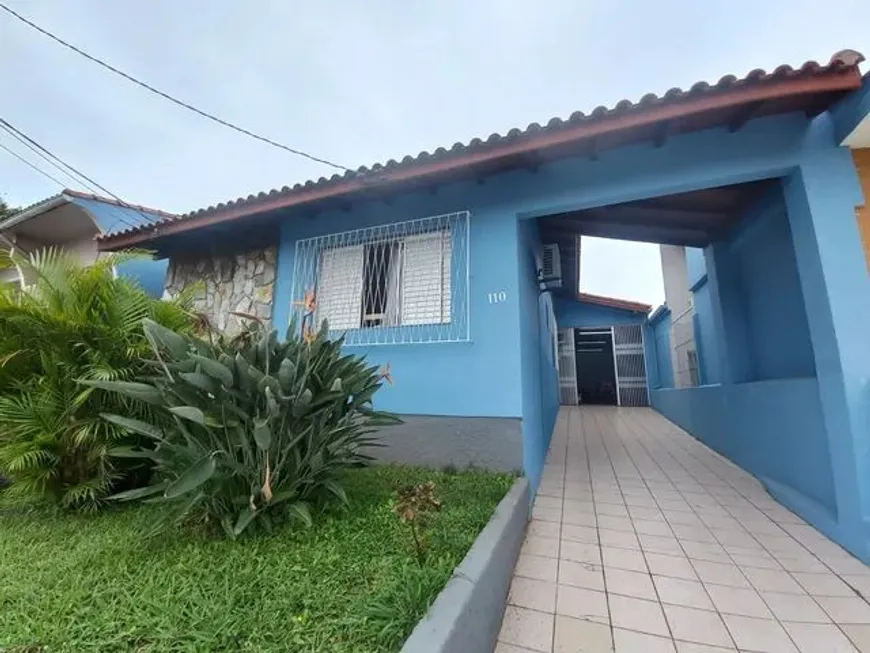 Foto 1 de Casa com 4 Quartos à venda, 157m² em Barreiros, São José