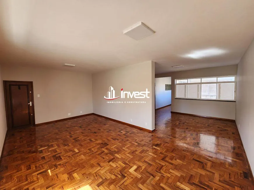 Foto 1 de Apartamento com 3 Quartos à venda, 200m² em Centro, Uberaba