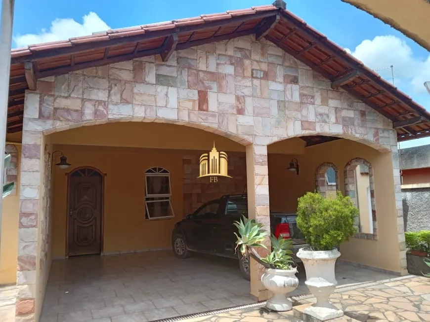 Foto 1 de Casa com 3 Quartos à venda, 500m² em Centro, Esmeraldas