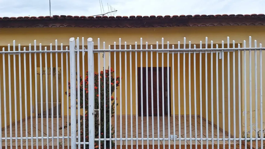 Foto 1 de Casa com 3 Quartos à venda, 186m² em Morada do Ouro, Cuiabá