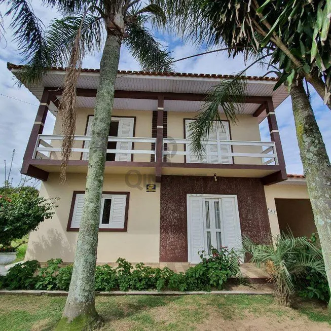 Foto 1 de Casa com 4 Quartos à venda, 280m² em Arapongas, Araranguá