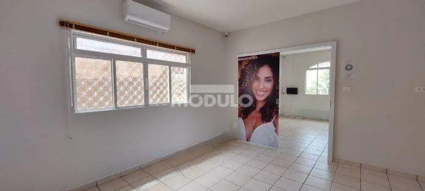 Foto 1 de Imóvel Comercial com 3 Quartos para alugar, 195m² em Tabajaras, Uberlândia