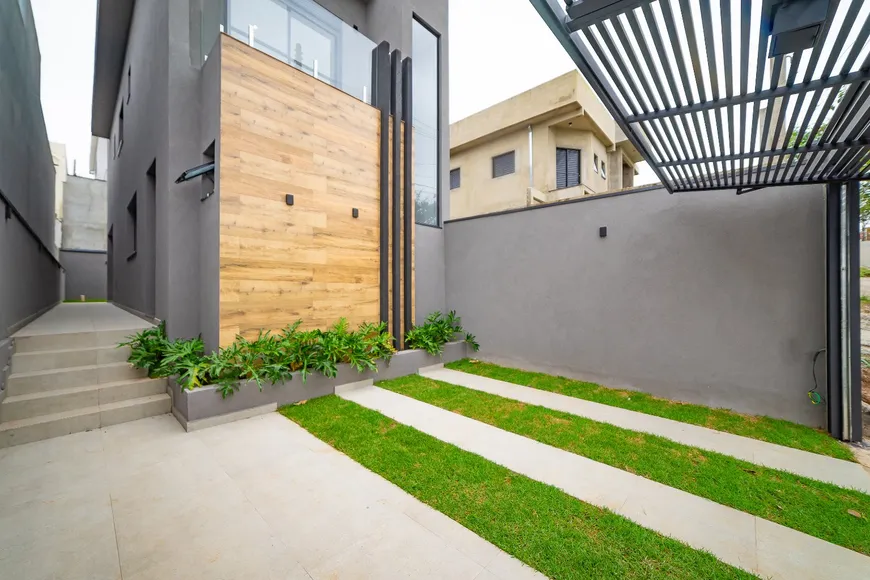 Foto 1 de Casa com 3 Quartos à venda, 130m² em Villas do Jaguari, Santana de Parnaíba