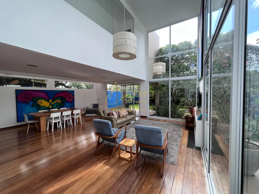 Foto 1 de Casa com 3 Quartos à venda, 360m² em Granja Julieta, São Paulo