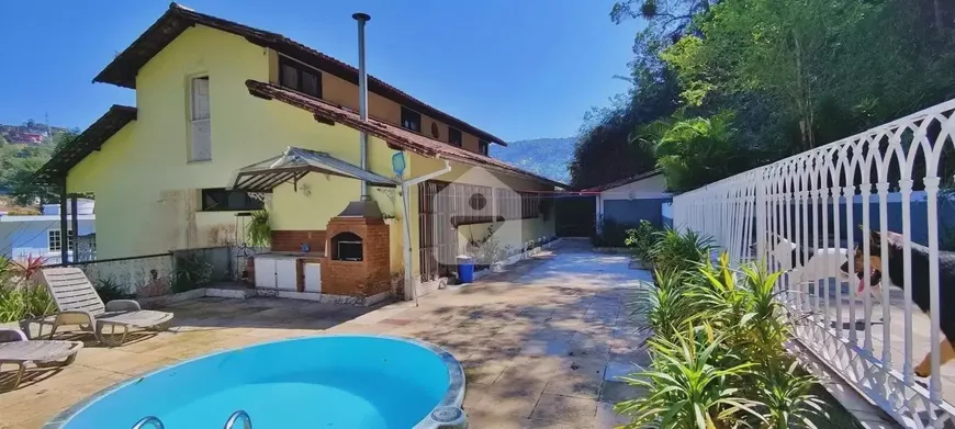 Foto 1 de Casa com 6 Quartos à venda, 195m² em Quitandinha, Petrópolis