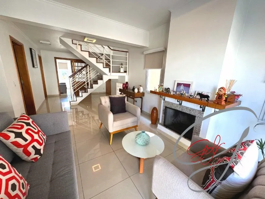Foto 1 de Casa de Condomínio com 4 Quartos à venda, 215m² em Vila São Francisco, São Paulo
