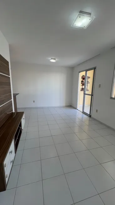 Foto 1 de Apartamento com 2 Quartos para alugar, 63m² em Buraquinho, Lauro de Freitas