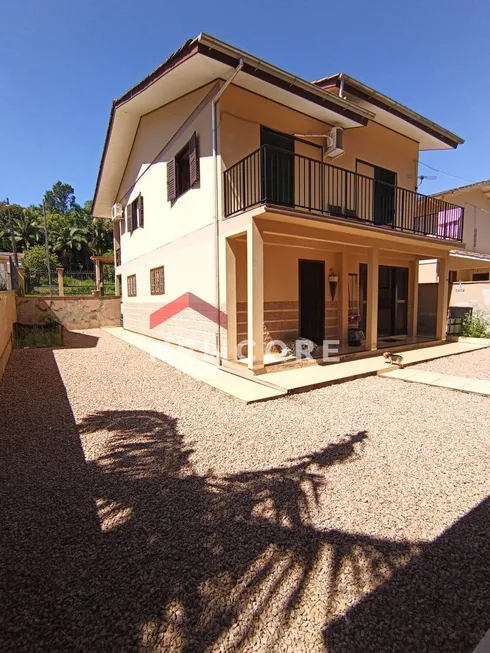 Foto 1 de Casa com 3 Quartos à venda, 220m² em Vila Isabel, Criciúma
