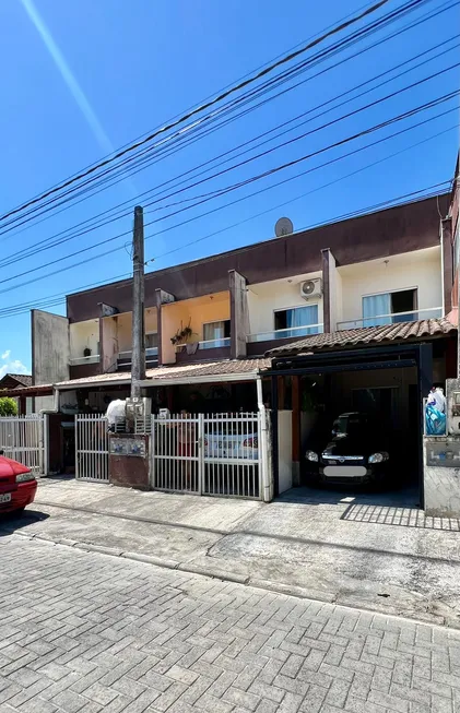 Foto 1 de Casa com 2 Quartos à venda, 61m² em Boehmerwald, Joinville