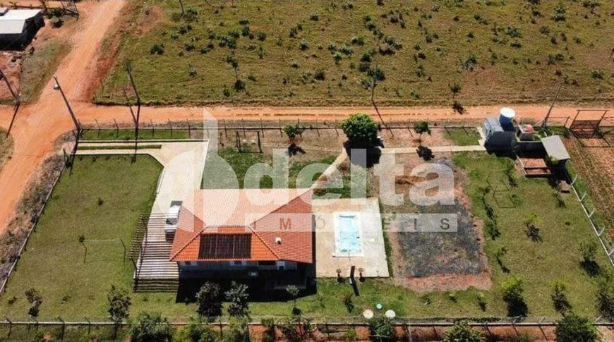 Foto 1 de Fazenda/Sítio com 3 Quartos à venda, 160m² em Area Rural de Uberlandia, Uberlândia