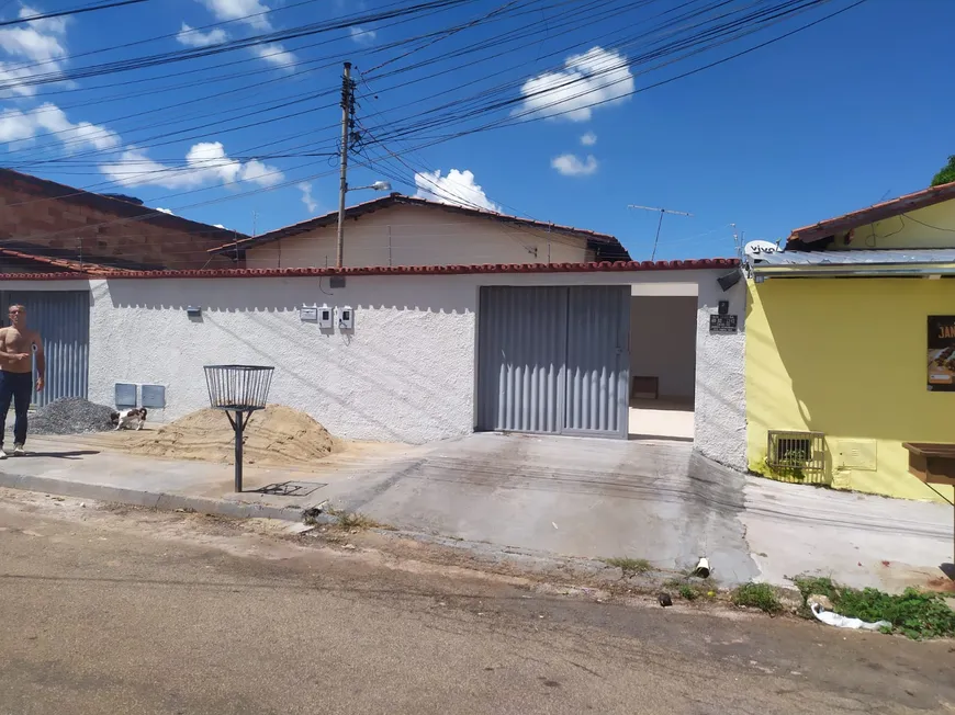 Foto 1 de Casa com 6 Quartos à venda, 260m² em Jardim Guanabara, Goiânia