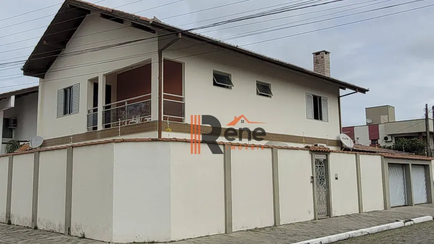 Foto 1 de Casa com 5 Quartos à venda, 227m² em Centro, Balneário Camboriú