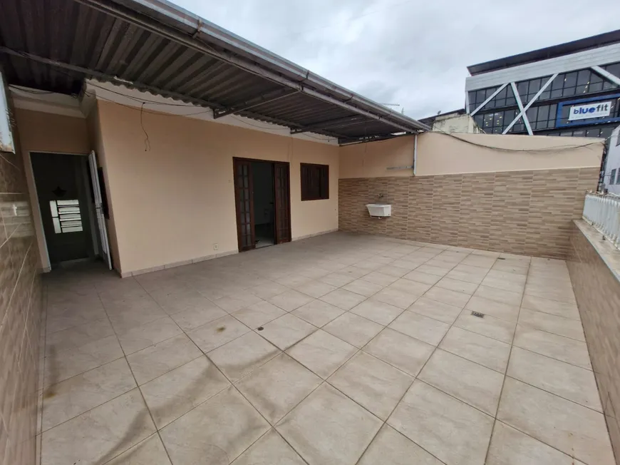 Foto 1 de Casa com 3 Quartos à venda, 130m² em Centro, Nilópolis