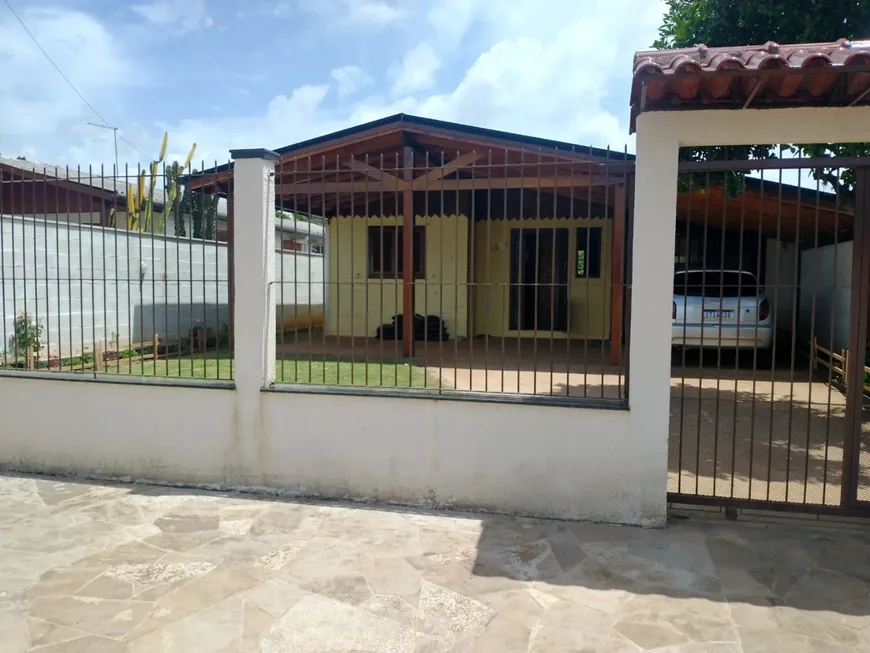 Foto 1 de Casa com 2 Quartos à venda, 78m² em Fátima, Canoas