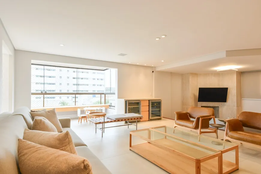 Foto 1 de Apartamento com 4 Quartos à venda, 283m² em Sumaré, São Paulo