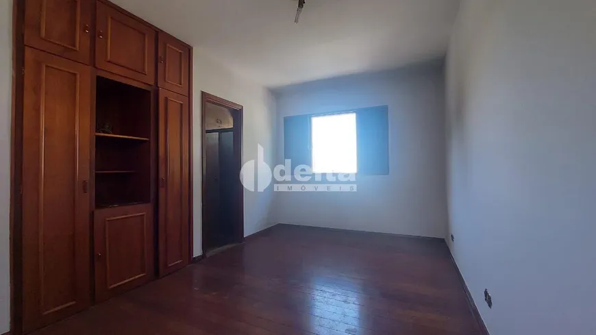 Foto 1 de Casa com 3 Quartos à venda, 205m² em Nossa Senhora Aparecida, Uberlândia