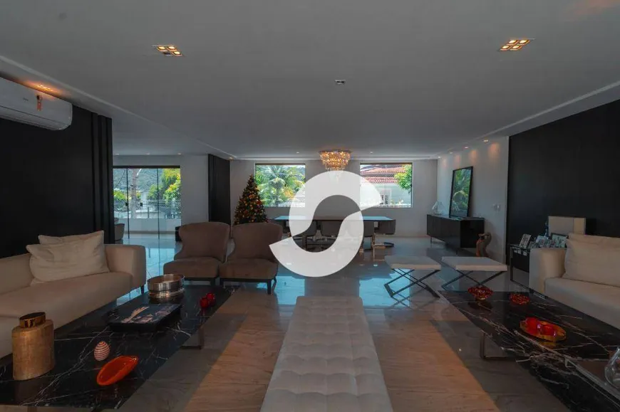 Foto 1 de Casa de Condomínio com 5 Quartos à venda, 600m² em São Francisco, Niterói